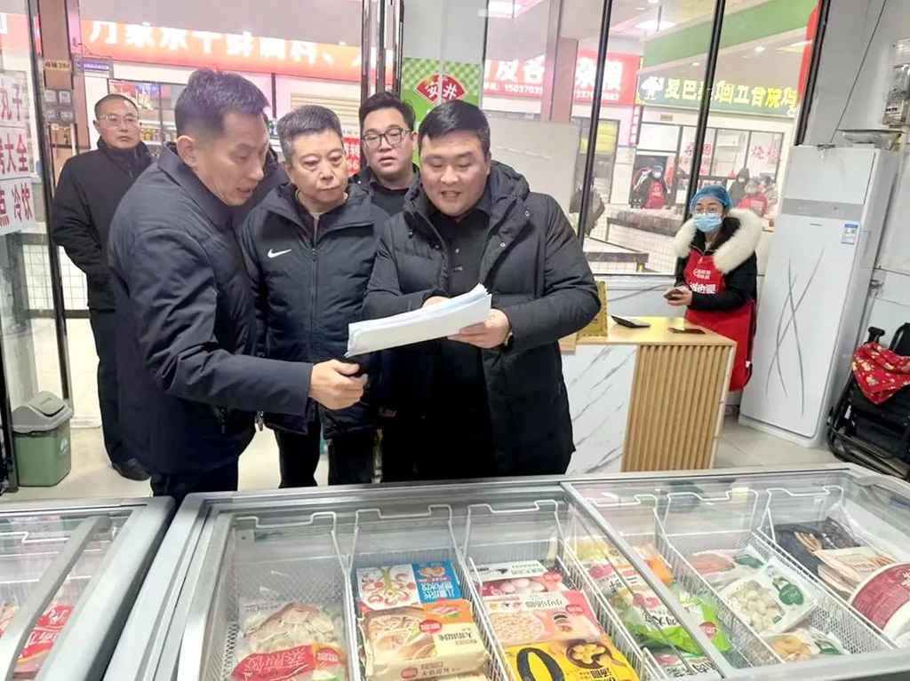 商丘市市場(chǎng)監(jiān)管局 提前介入，筑牢“雙節(jié)”期間食品銷(xiāo)售與酒類(lèi)經(jīng)營(yíng)安全防線